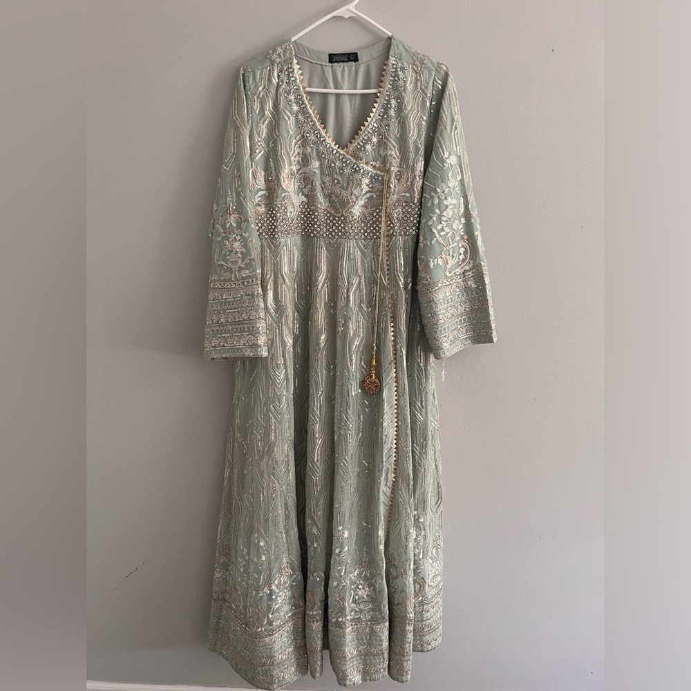 Three piece anarkali maxi kurta. Come with dupatta and shalwar.